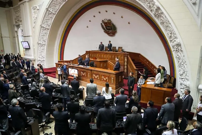 Parlamento venezolano y sector educativo responsabilizan a Maduro de afectar el proceso de enseñanza del país