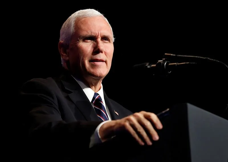 AFP: Mike Pence y Kamala Harris mantuvieron contacto telefónico