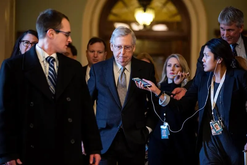 McConnell advierte que "no hay posibilidad" de que el Senado celebre el juicio contra Trump antes de que deje el cargo