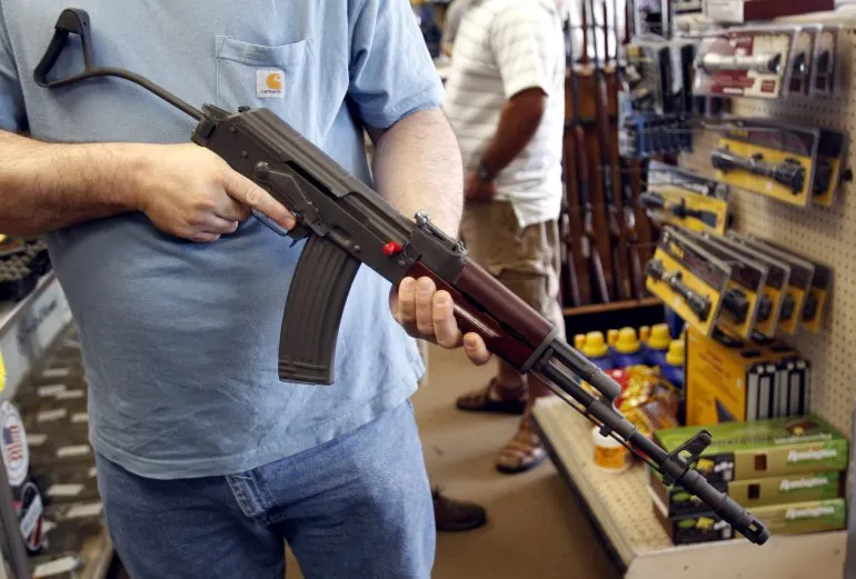 En Washington prohíben la compra de armas a menores de 21 años