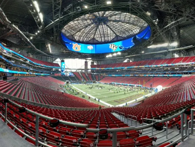 Patriots y Rams lucharán por el título del Super Bowl