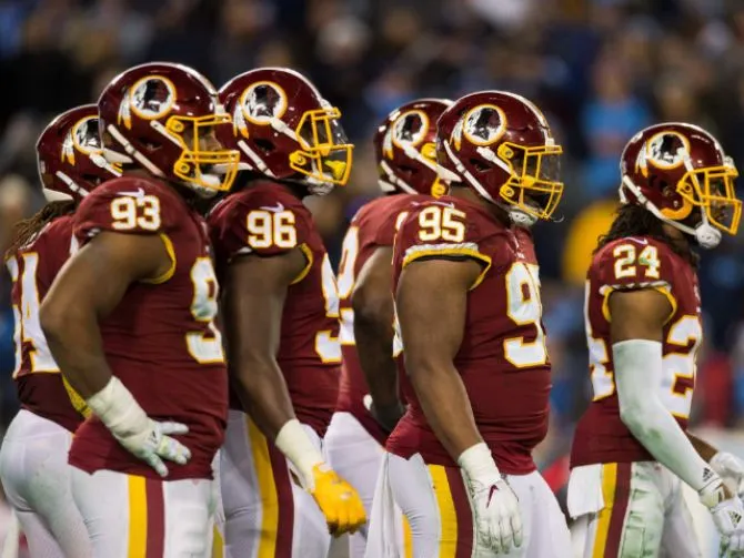 Piden cambiar el nombre de los Redskins de Washington