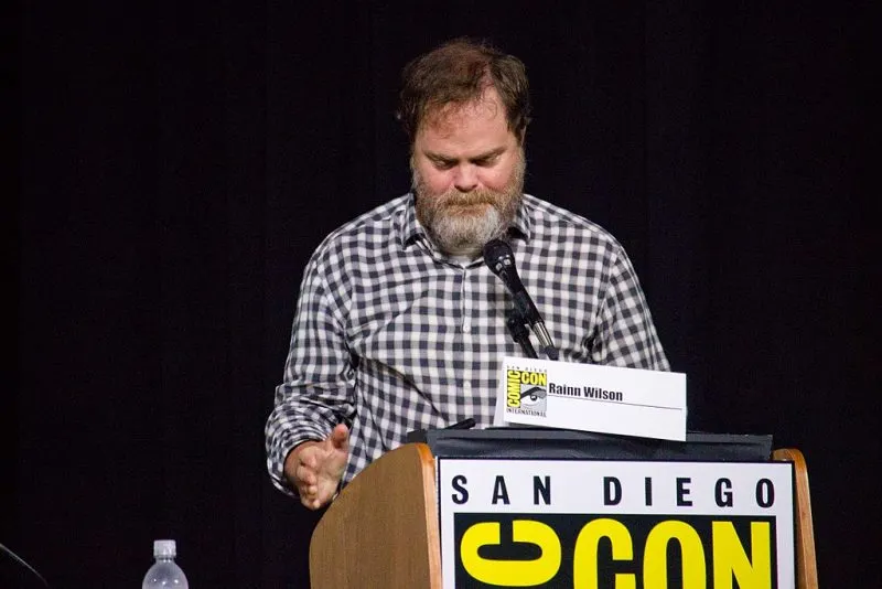 El pequeño homenaje del actor estadounidense Rainn Wilson a un trabajador salvadoreño