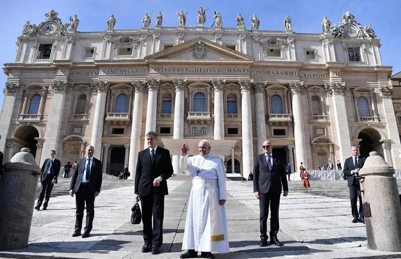 Papa Francisco podría expulsar al cardenal George Pell por acusaciones de pederastia