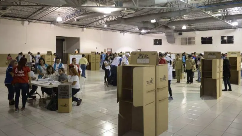 Seis personas detenidas durante la jornada electoral de El Salvador