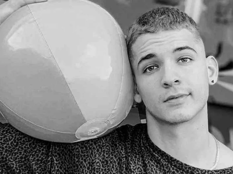 Papá de cantante colombiano Legarda creará fundación para incentivar música en jóvenes