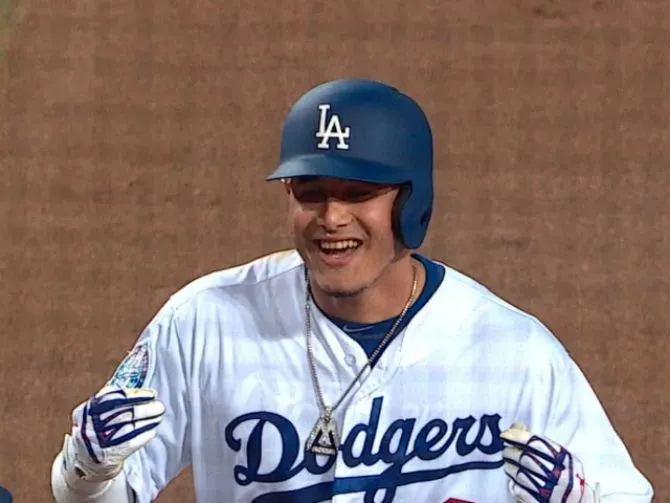 Manny Machado hace historia y acuerda con los Padres de San Diego