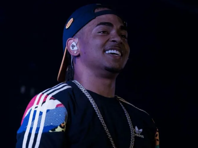 Ozuna enamora al público con el inicio de su gira en San Valentín