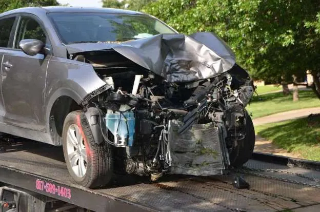 Un carro en neutro se estrelló contra vivienda en DC