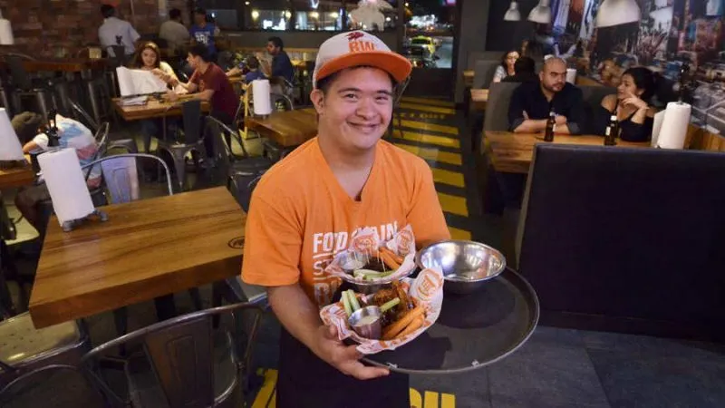 El síndrome de Down le cerró las puertas a Fernando, hasta que alguien le dio una oportunidad