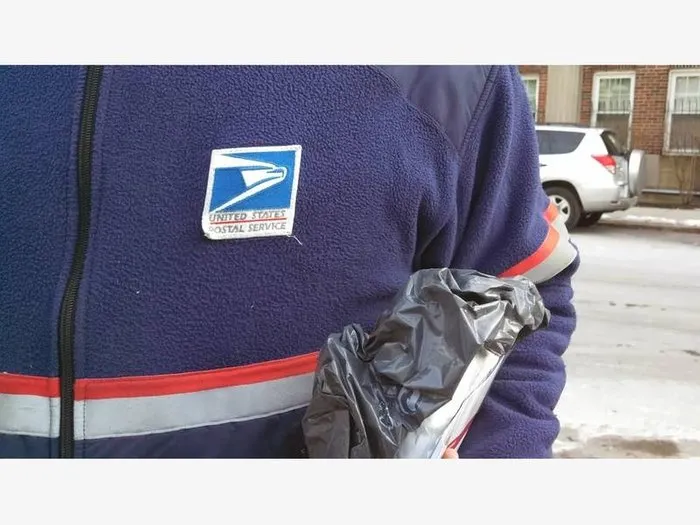 Empleada de correo postal robó 9.700 piezas en Boston y evitó la cárcel