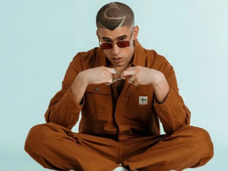 Abuela asiste a concierto de Bad Bunny para honrar a su nieta fallecida