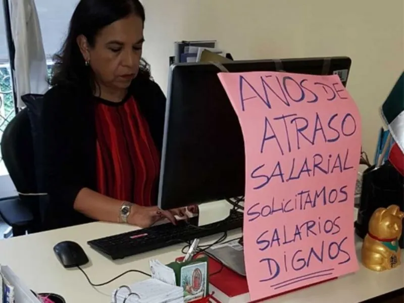 Empleados diplomáticos de la embajada de México en Argentina protestan ante bajos salarios