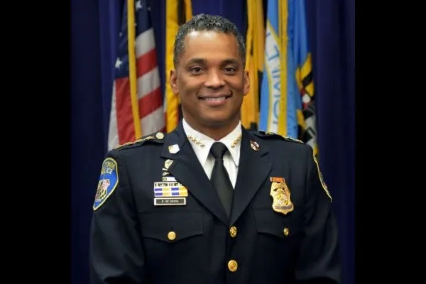 Ex comisionado de policía de Baltimore sentenciado a 10 meses de cárcel por delitos fiscales