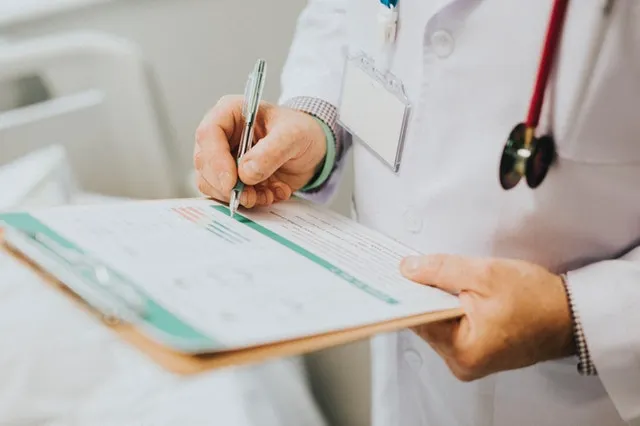 Confusión costosa: visita de bienestar de Medicare no es lo mismo que el chequeo anual