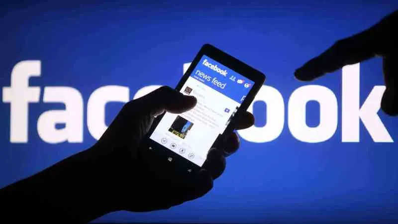Facebook cierra páginas vinculadas a políticos y Ejército en India y Pakistán
