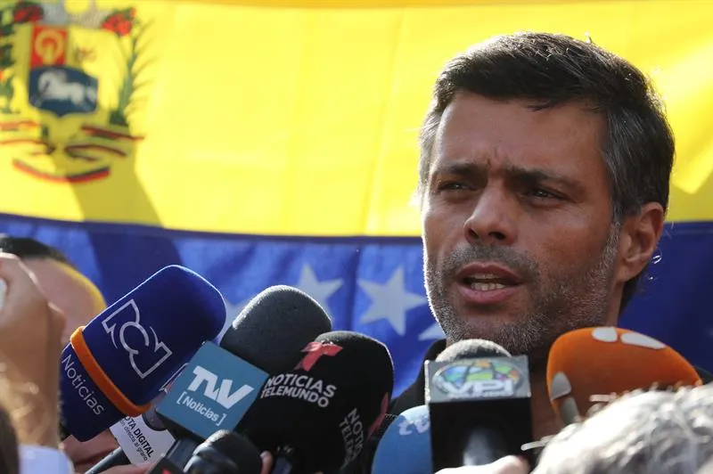 Opositor Leopoldo López salió de Venezuela