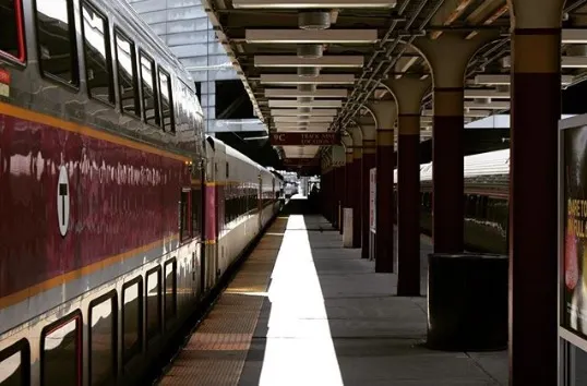 Autoridades de Boston indican que operador no tuvo culpa de descarrilamiento de tren