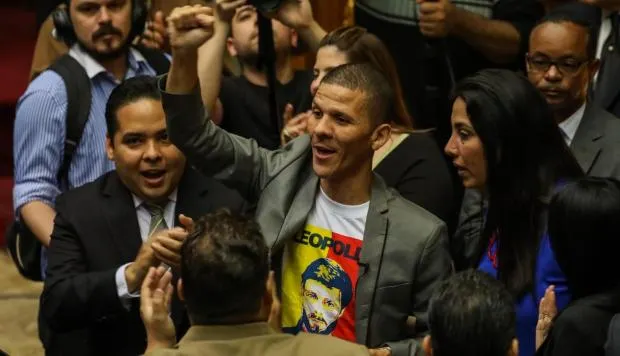 Liberado diputado venezolano Gilber Caro luego de tener más de un mes en prisión