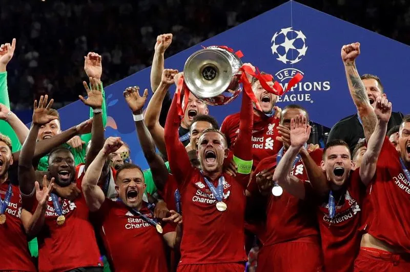 UEFA aplaza la final de la Champions