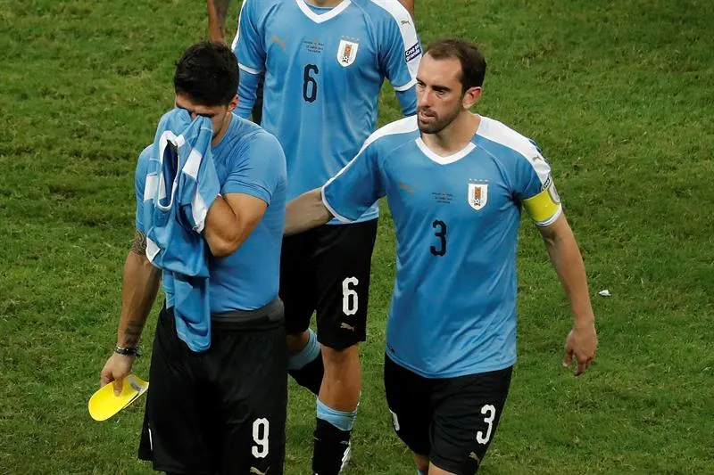Suárez falló penal y Perú eliminó a Uruguay de la Copa América