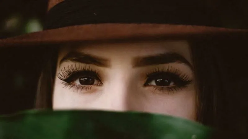 Actriz mexicana quería “cejas perfectas” y sufrió quemaduras de segundo grado