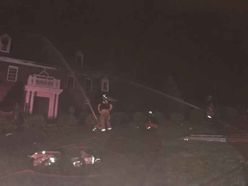Se incendió una casa grande en Great Falls, Virginia