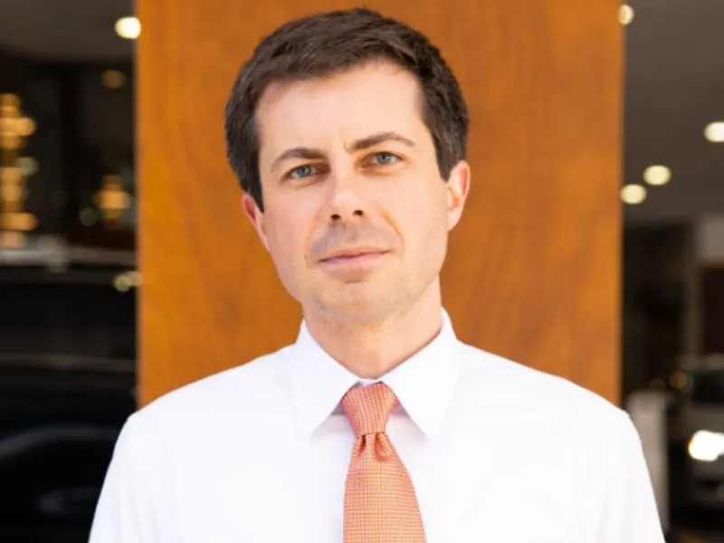 Pete Buttigieg asegura que cada día son más los demócratas que se postulan para presidente