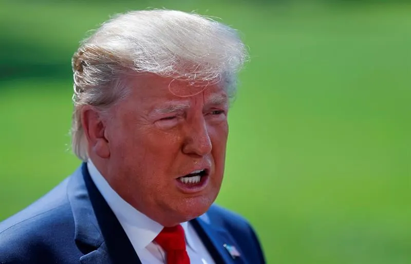 Trump recomienda usar mascarilla, pero aclara que él no lo hará