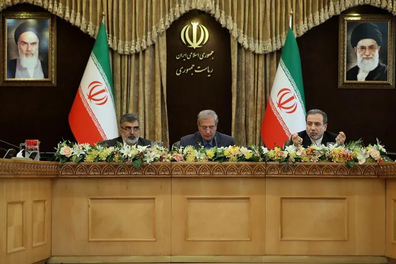 Irán informa que reducirá su compromiso nuclear y superará nivel de enriquecimiento de uranio