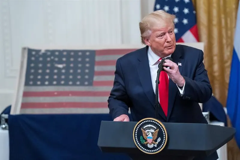 Trump asegura que Marina de EEUU derribó un dron iraní