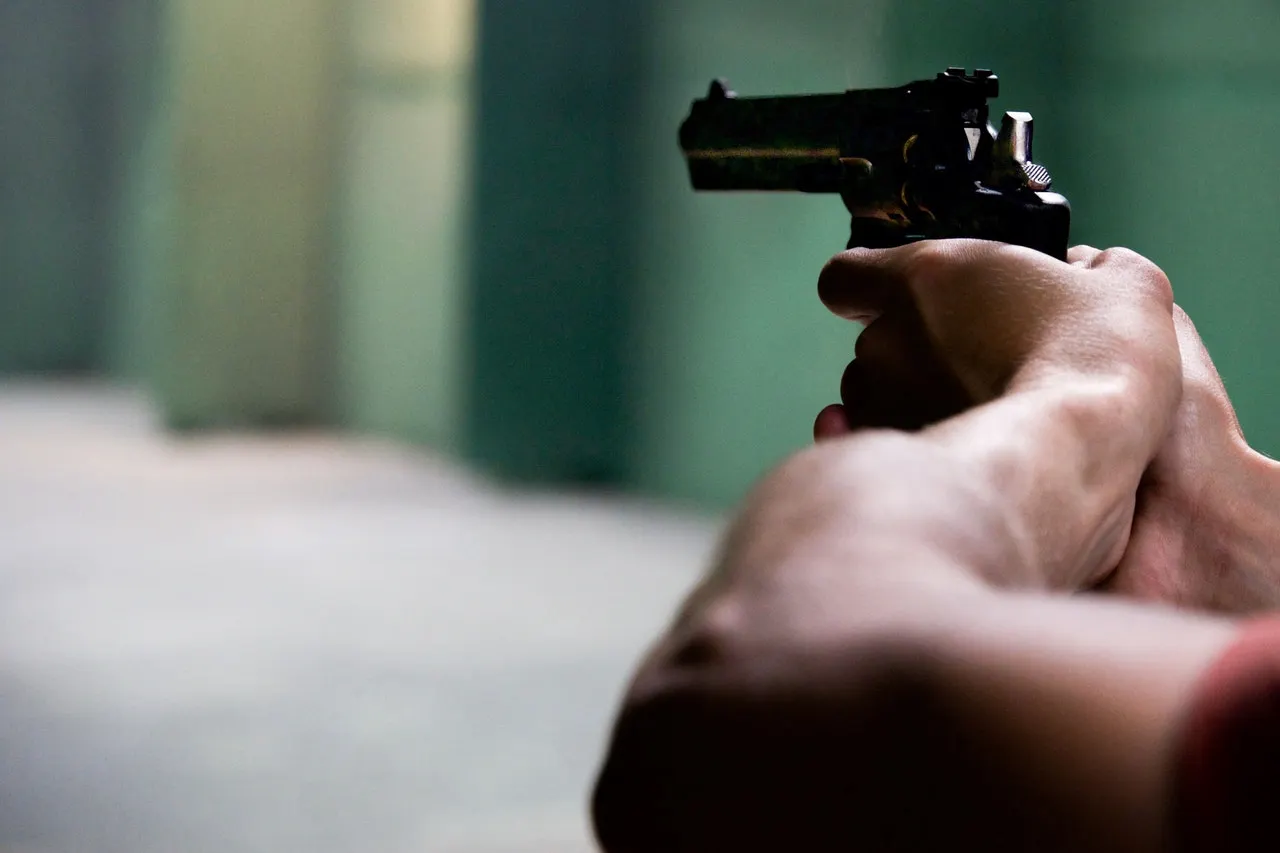 Arrestan a un hombre de Florida por disparar en un hotel exigiendo distanciamiento social