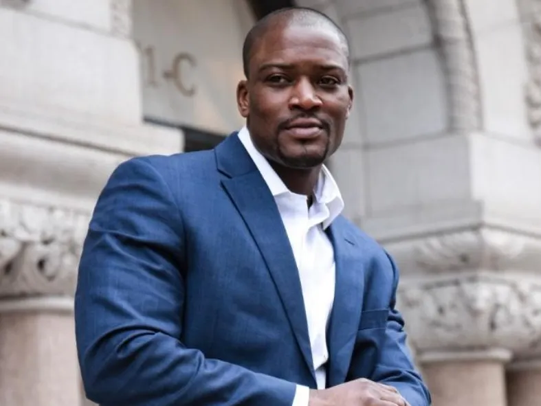 Kimo Thomas haciendo historia en el mundo financiero con tan solo 3 años de emprendimiento