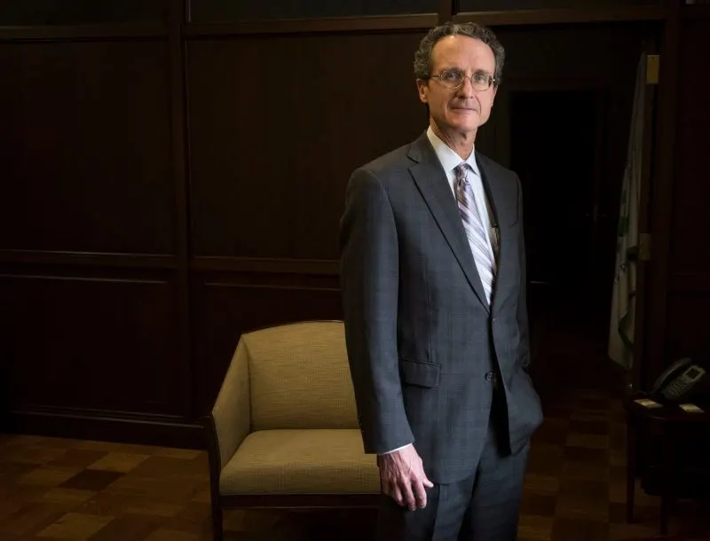 EPA investiga prácticas éticas del ex jefe de política climática de Trump