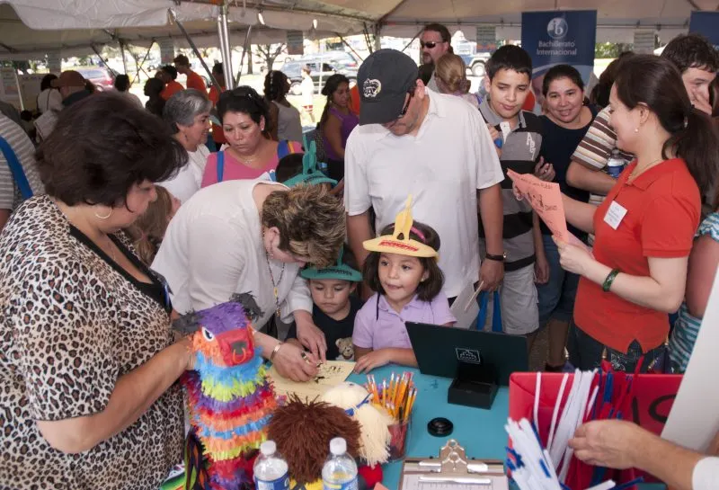Montgomery: antes de volver a clases vaya a la feria