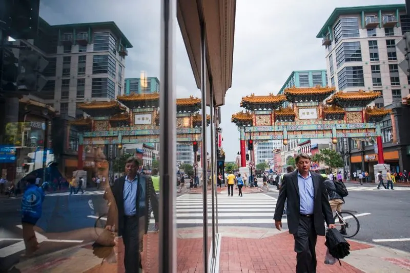 Tarifas de estacionamiento podrían llegar a $7 la hora en Penn Quarter