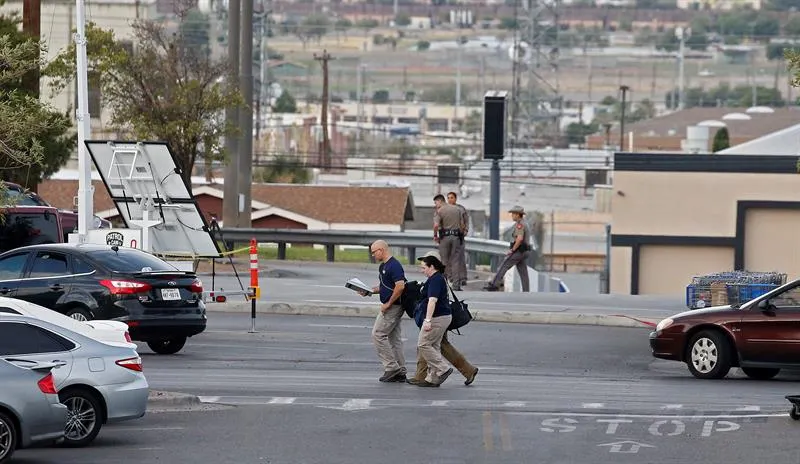 Autoridades buscan respuestas después de que un pistolero matara a 20 personas en El Paso