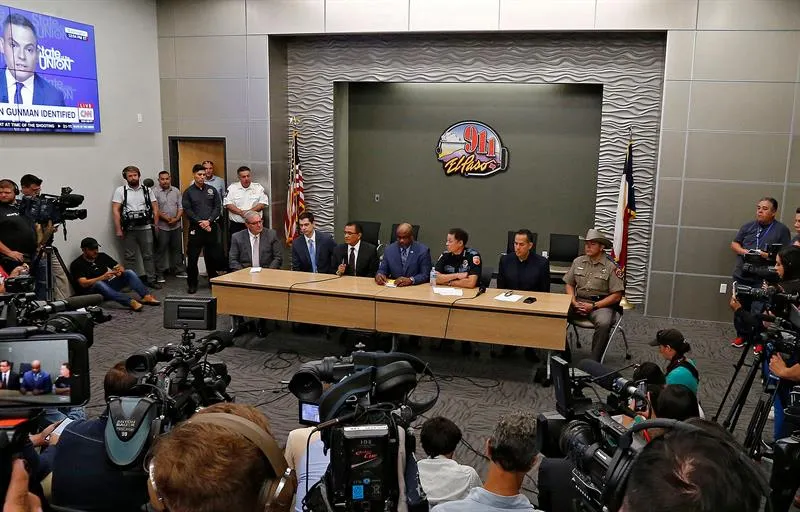 Oficiales califican a El Paso como un caso de terrorismo doméstico