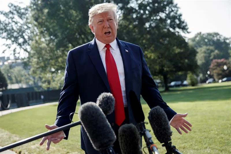 Trump podría ir solicitar al Congreso la verificación de antecedentes tras hechos de violencia en el país