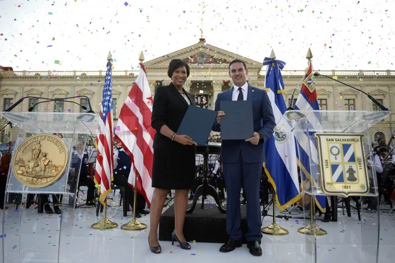 San Salvador y DC celebran aniversario