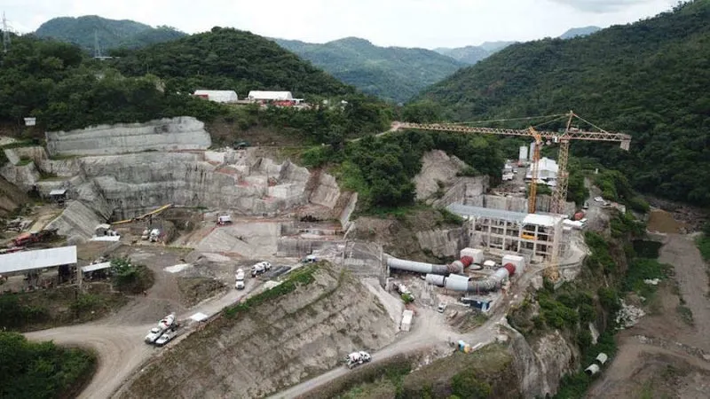 Gobierno de El Salvador evalúa suspender obras en la presa El Chaparral