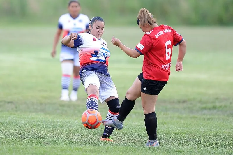 Fútbol femenino al rojo vivo en Manassas