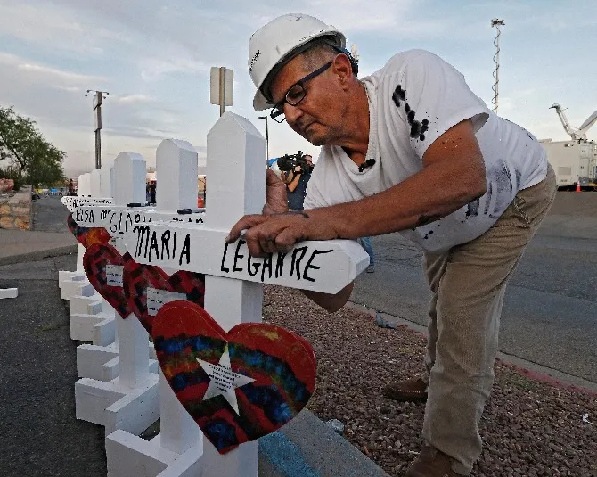 Gobernador de Texas emite órdenes ejecutivas para detener a tiradores masivos