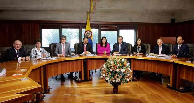 Corte Constitucional colombiana estudia qué hacer con los insultos en redes sociales