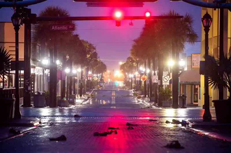 Dorian golpeará las Carolinas tras pasar por costas de Florida y Georgia