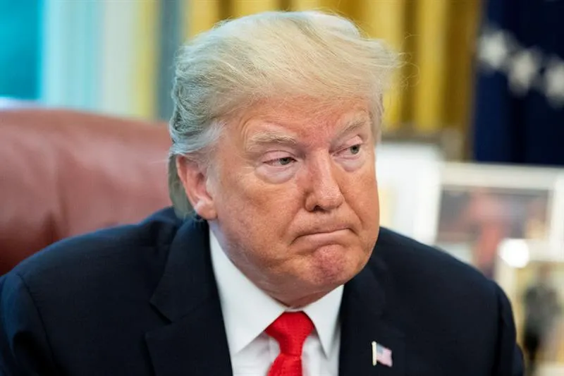 Trump exige a familiares que patrocinen a inmigrantes, pagar al gobierno por usar fondos públicos
