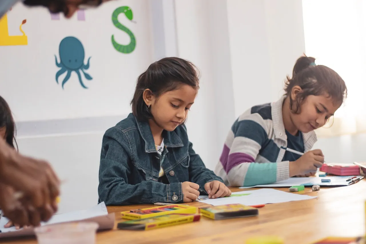 Escuelas del norte de Virginia están cada vez más cerca de reanudar actividades presenciales
