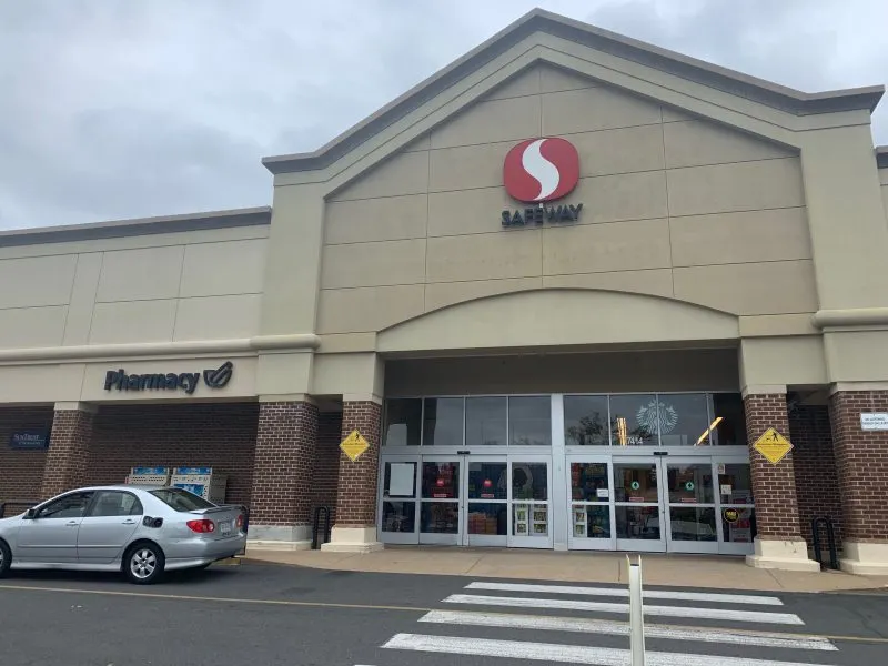 Grandes supermercados se visten con productos latinos