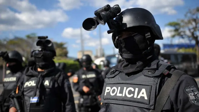 Castigan a policía salvadoreña por repunte de homicidios