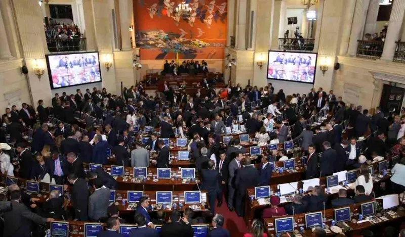 Regulan precios de alimentos en Colombia frente a caos causado por el coronavirus